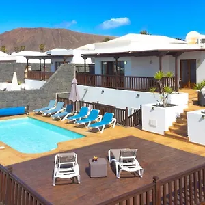 Casa Laura Vista Lobos - Spacious With Heatable Pool And Sea Views Villa Playa Blanca (Lanzarote)